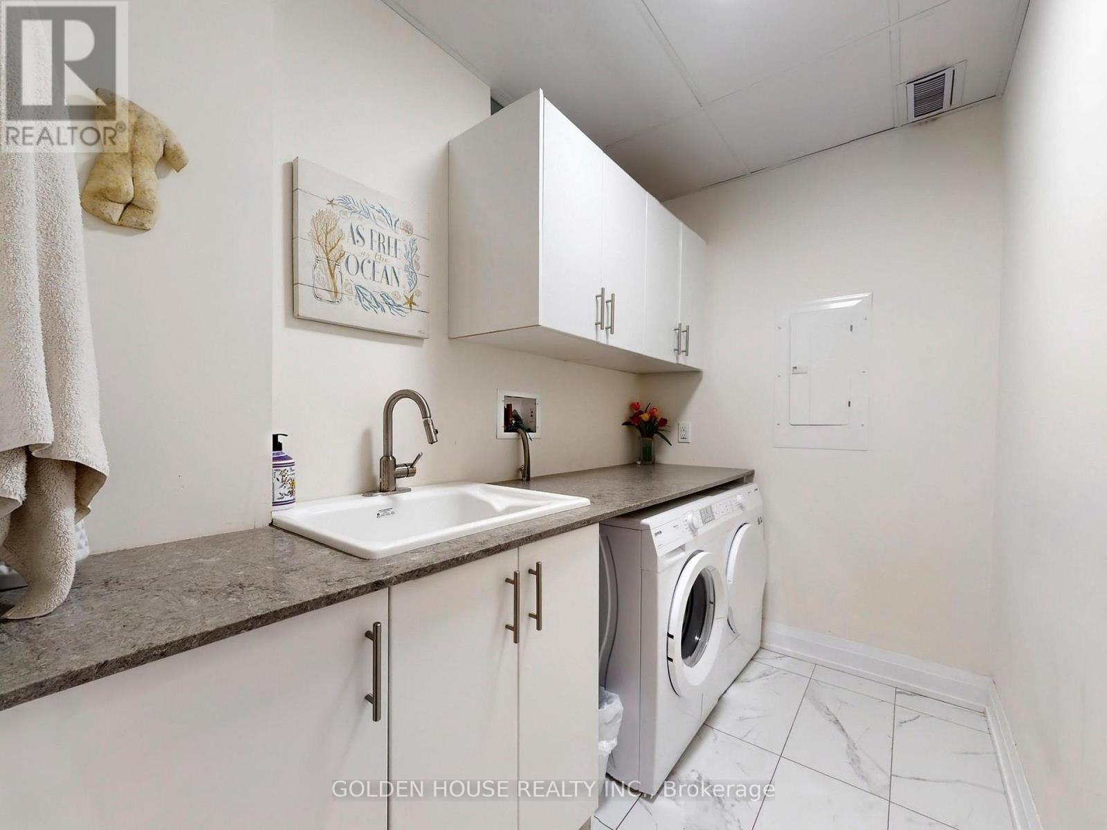 #403 200 WOODBINE AVENUE - 35