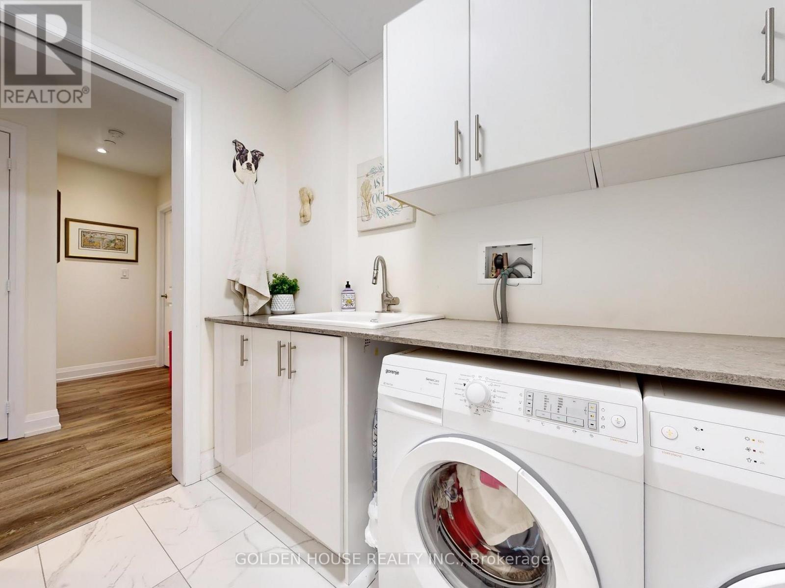 #403 200 WOODBINE AVENUE - 36