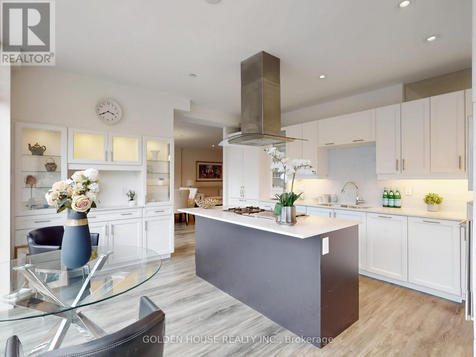 #403 200 WOODBINE AVENUE - 4