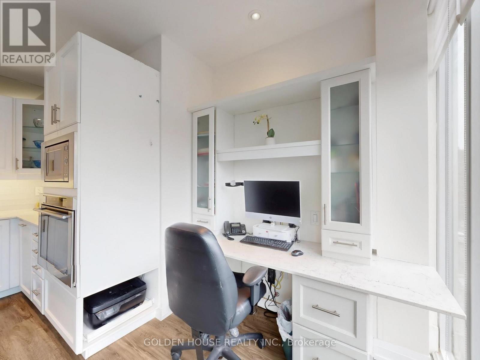 #403 200 WOODBINE AVENUE - 6