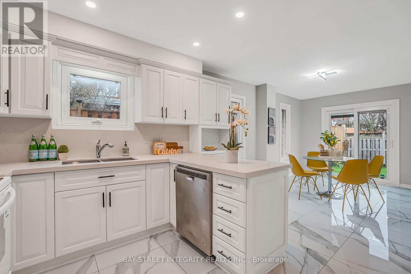 354 WATERSIDE CRESCENT - 15