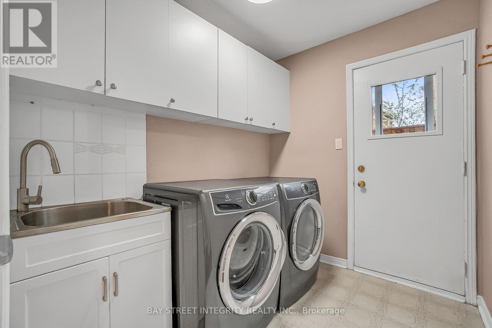 354 WATERSIDE CRESCENT - 18