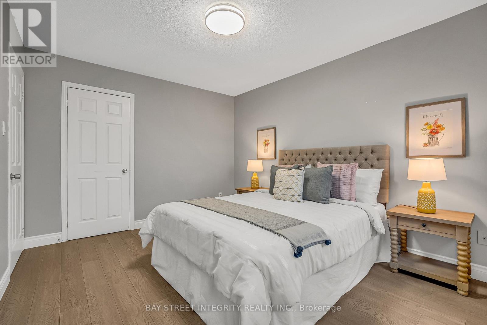 354 WATERSIDE CRESCENT - 33