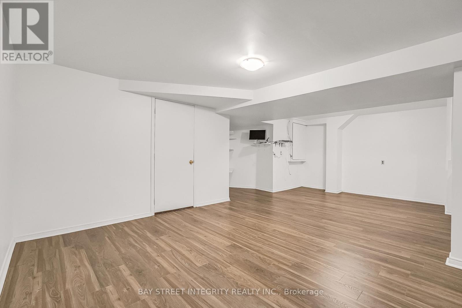 354 WATERSIDE CRESCENT - 35