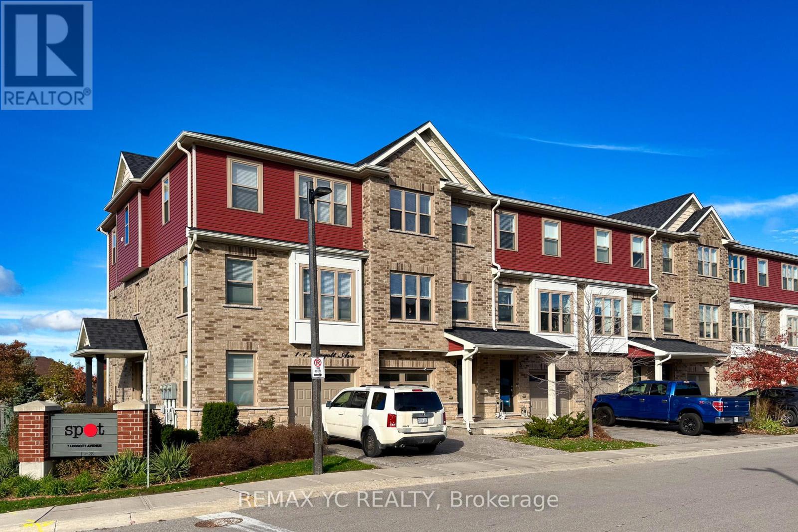 #2 1 LEGGOTT AVENUE - 32
