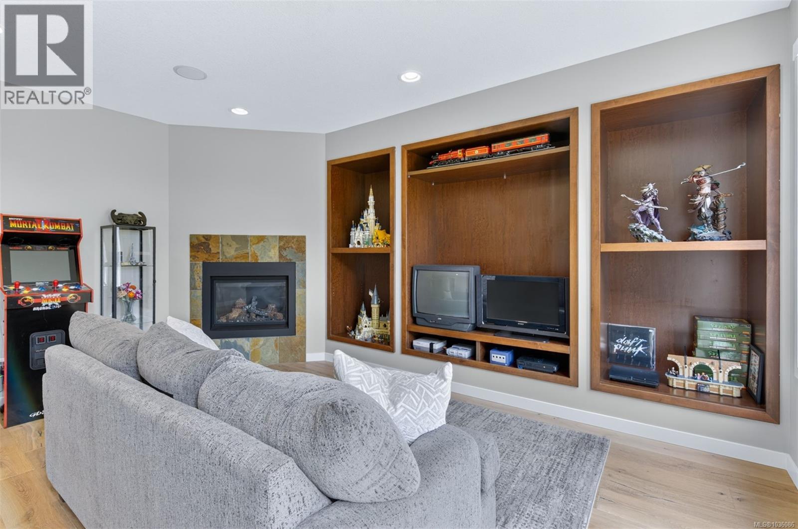 5676 Muggies Way - 36
