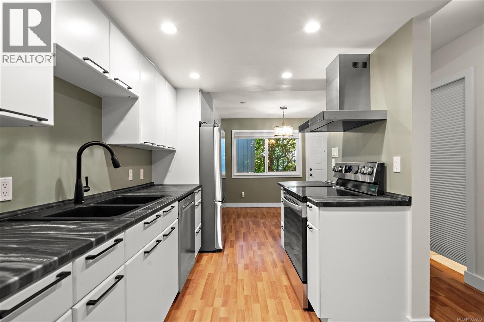 #5 3235 Alder St - Image 3
