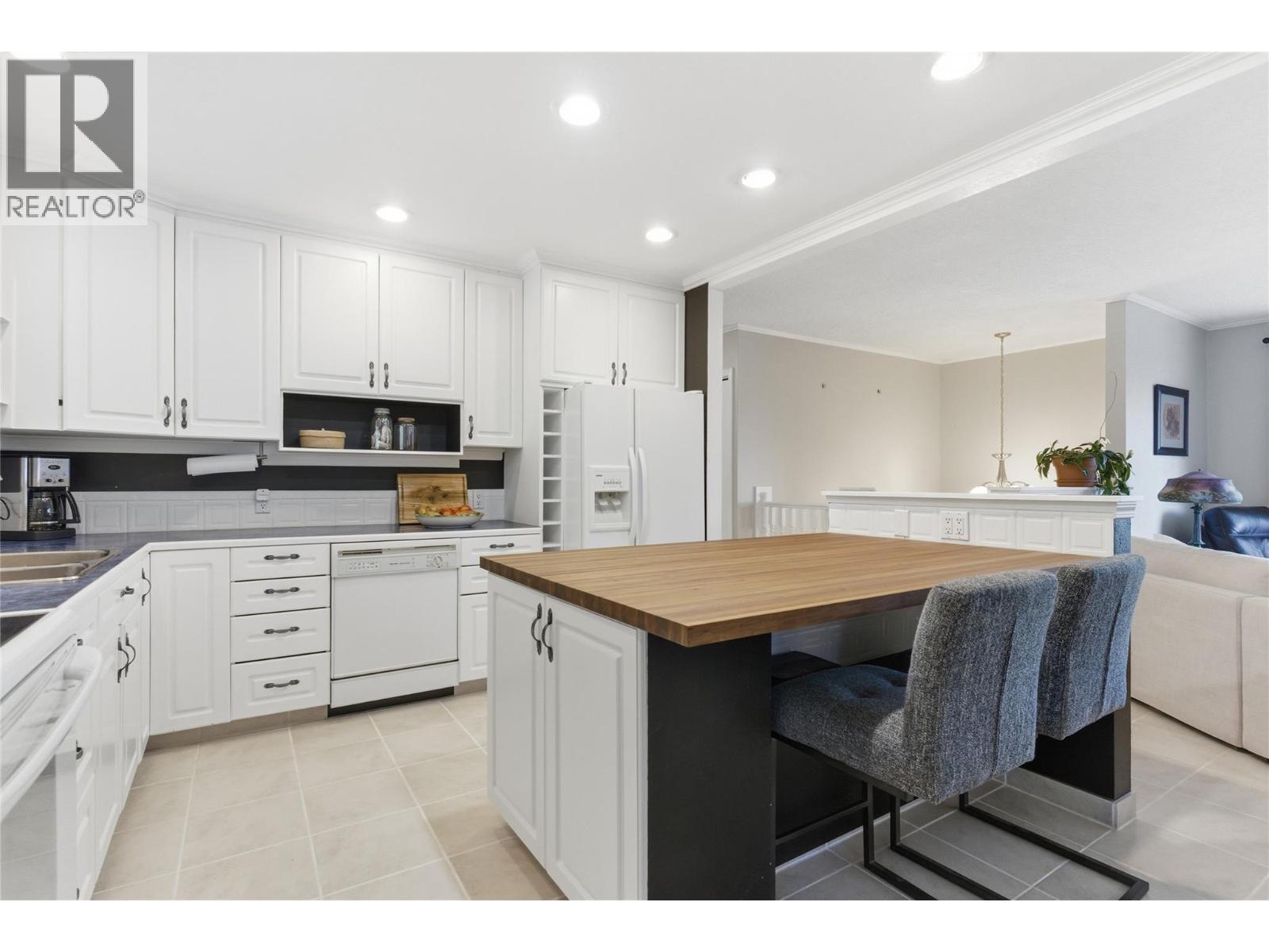 1153 MACLEAN Drive - 12