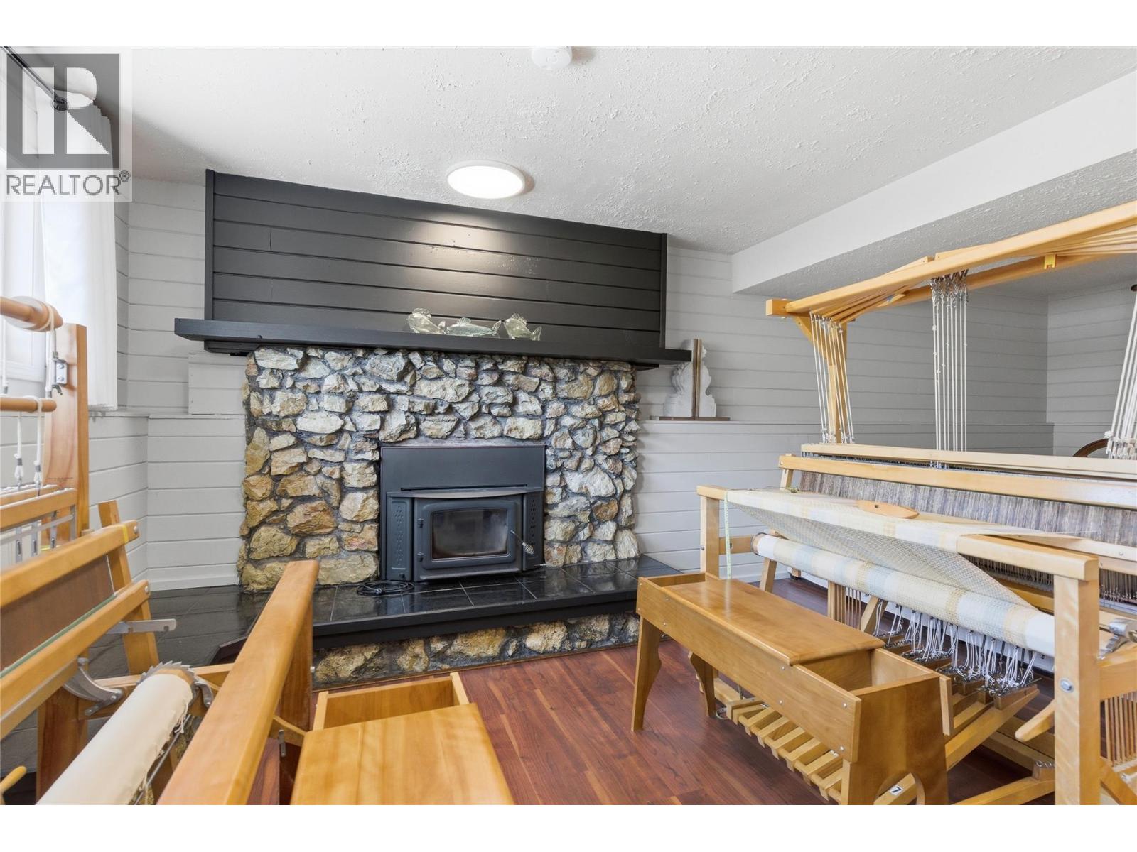 1153 MACLEAN Drive - 25