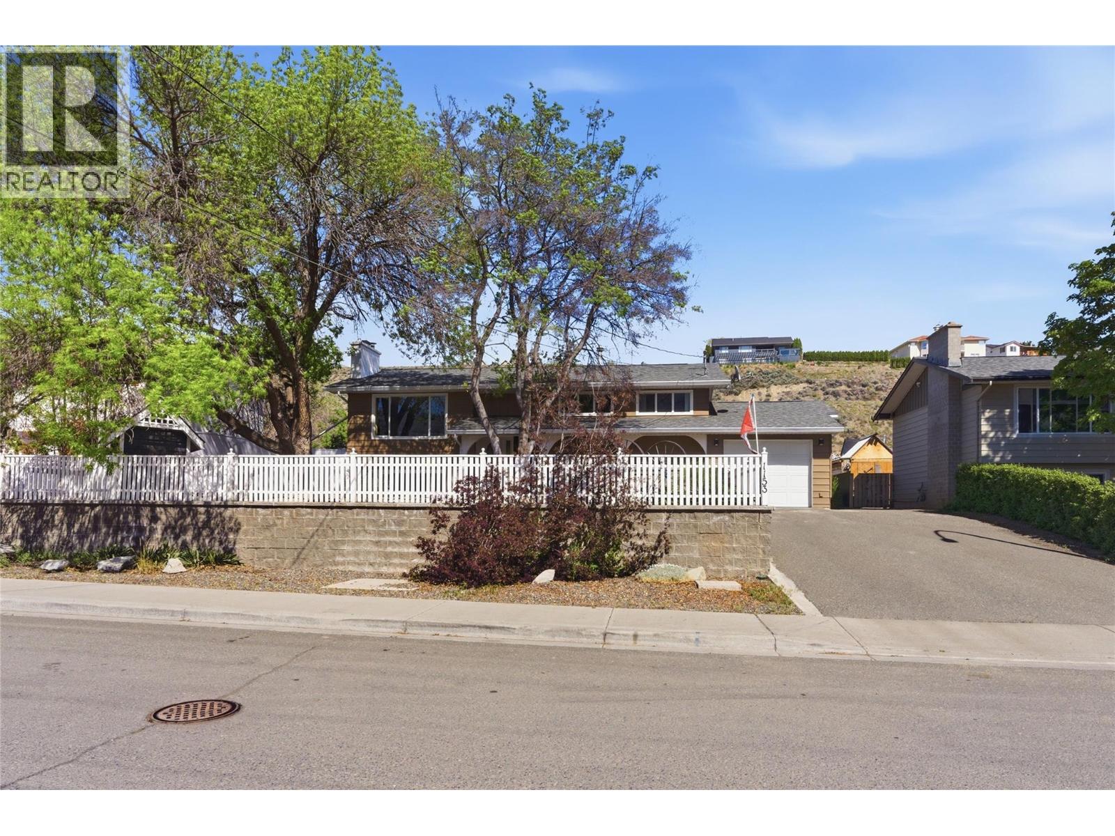 1153 MACLEAN Drive - 50