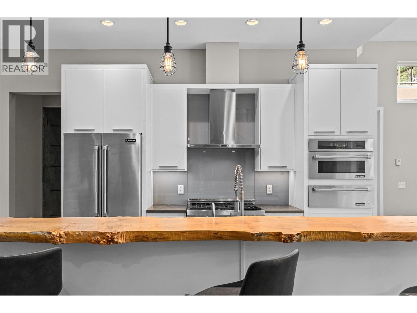 1085 Westpoint Drive, Kelowna