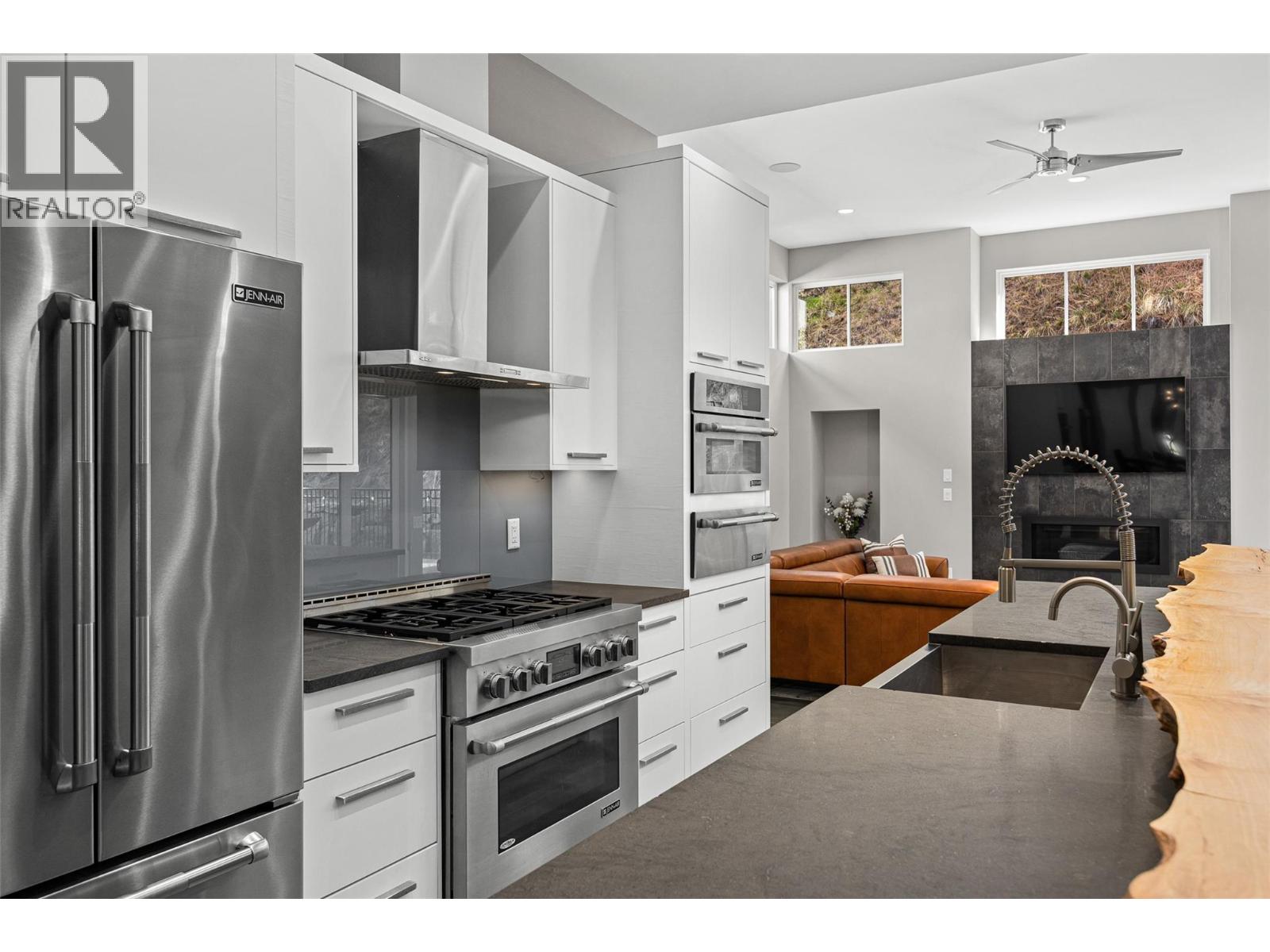 1085 Westpoint Drive, Kelowna