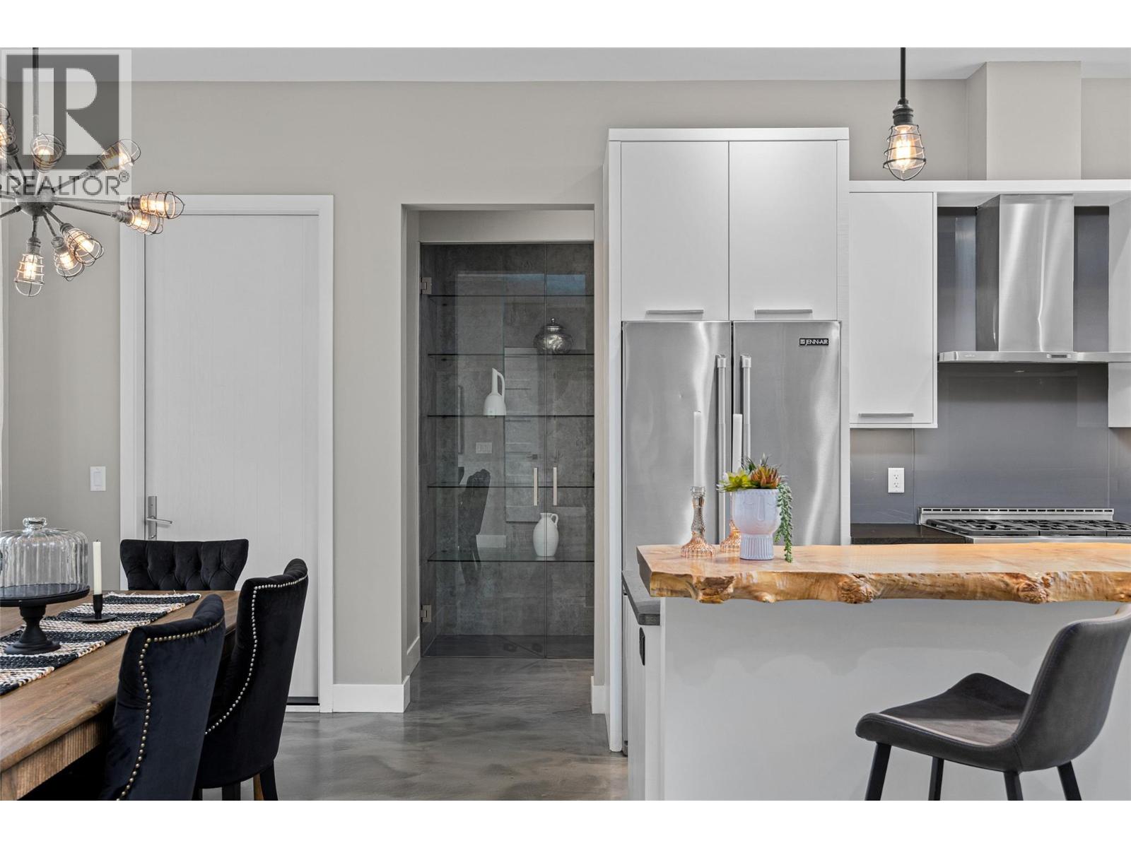 1085 Westpoint Drive, Kelowna