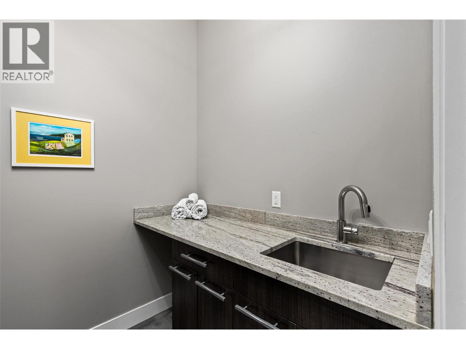 1085 Westpoint Drive, Kelowna