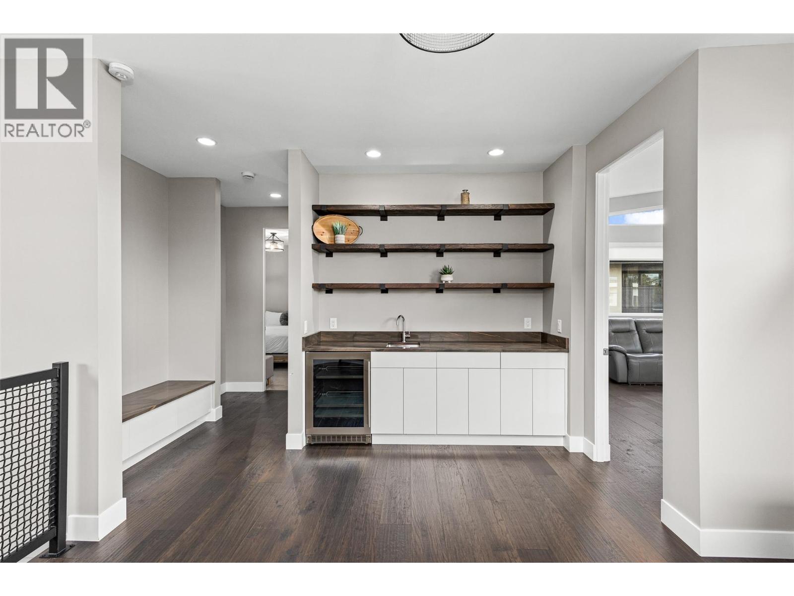 1085 Westpoint Drive, Kelowna