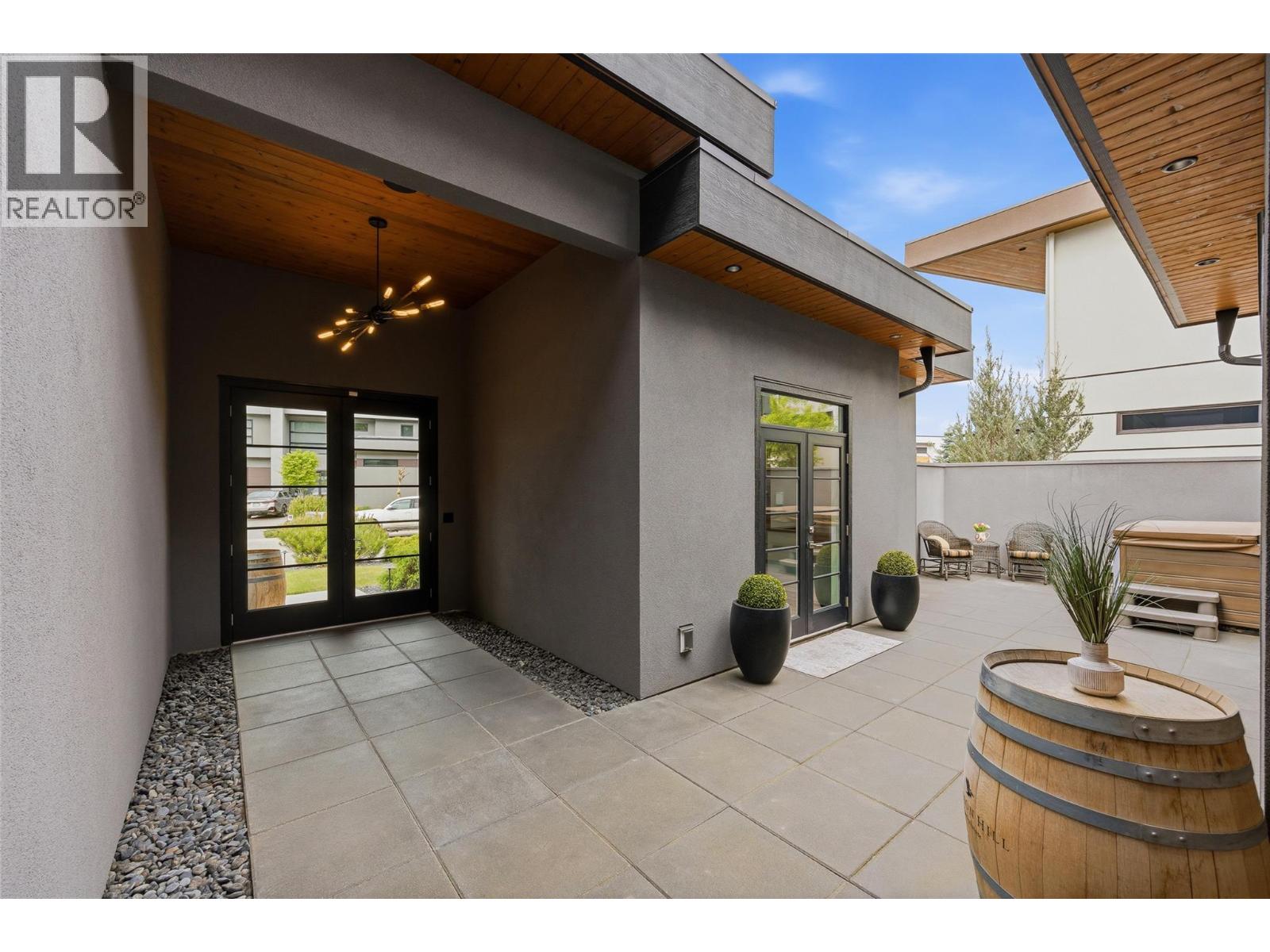 1085 Westpoint Drive, Kelowna