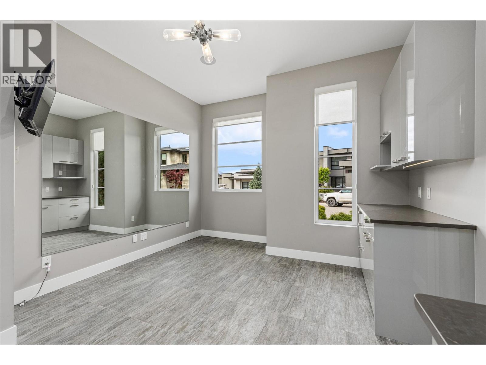 1085 Westpoint Drive, Kelowna