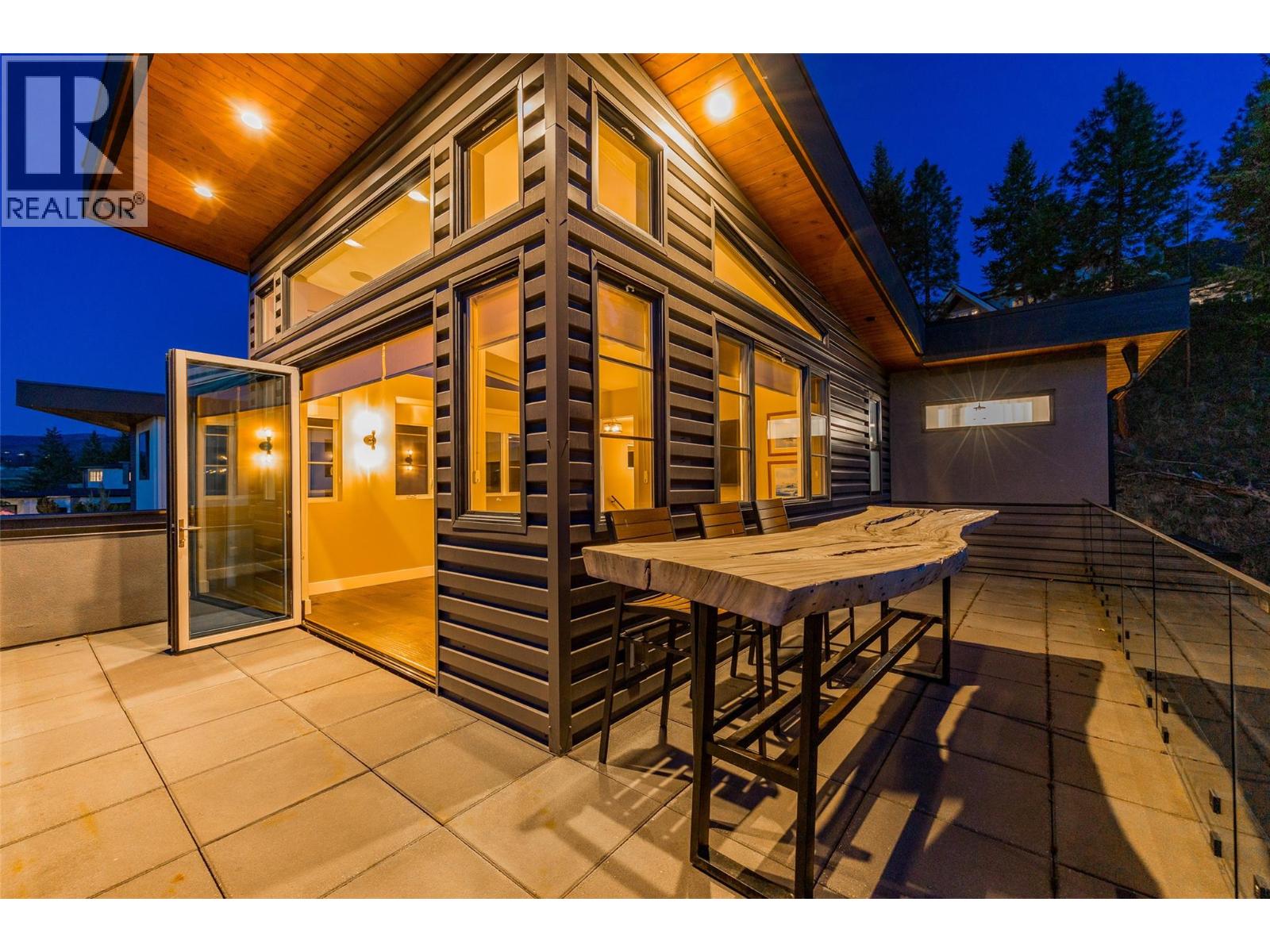 1085 Westpoint Drive, Kelowna