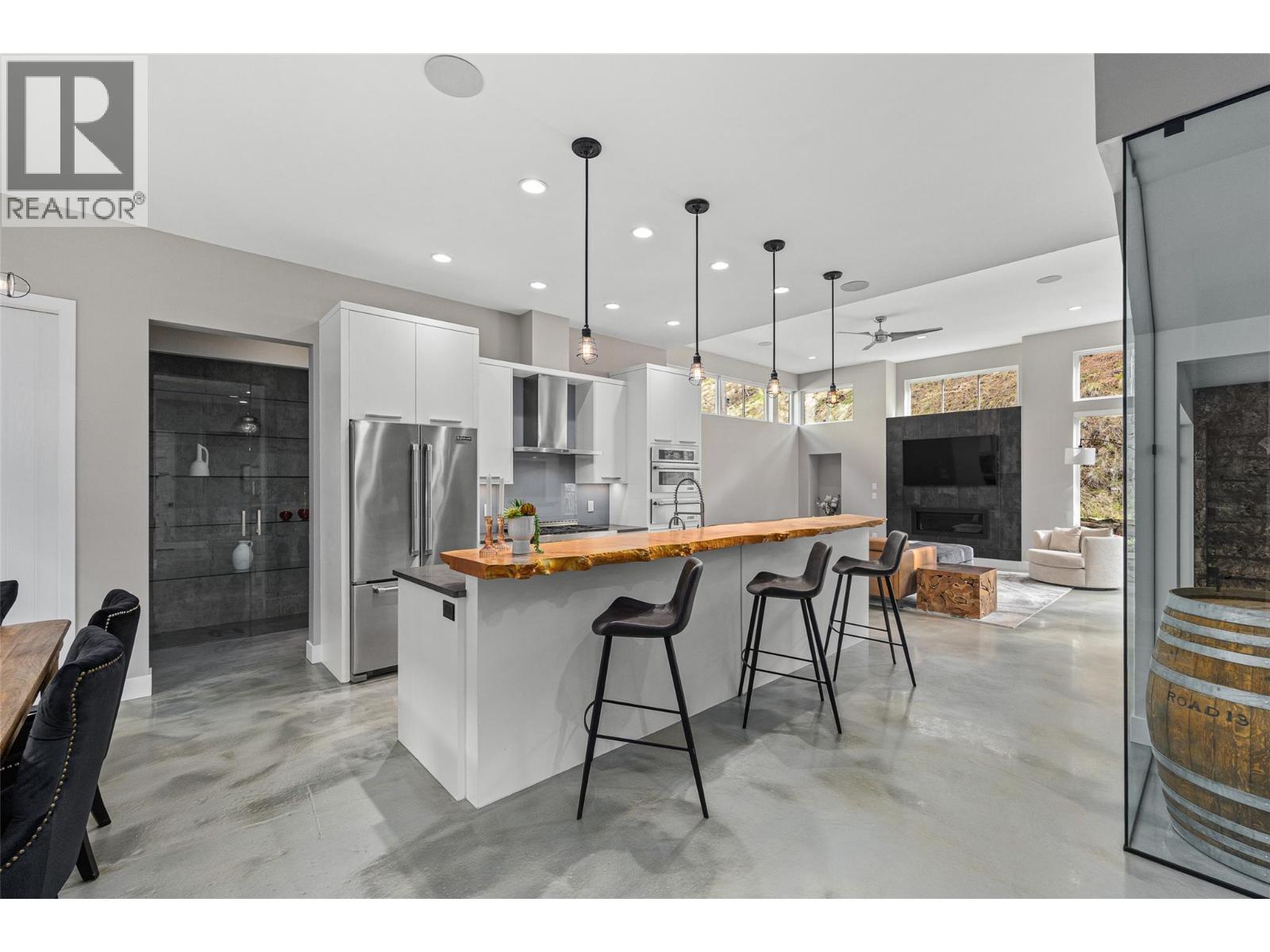 1085 Westpoint Drive, Kelowna