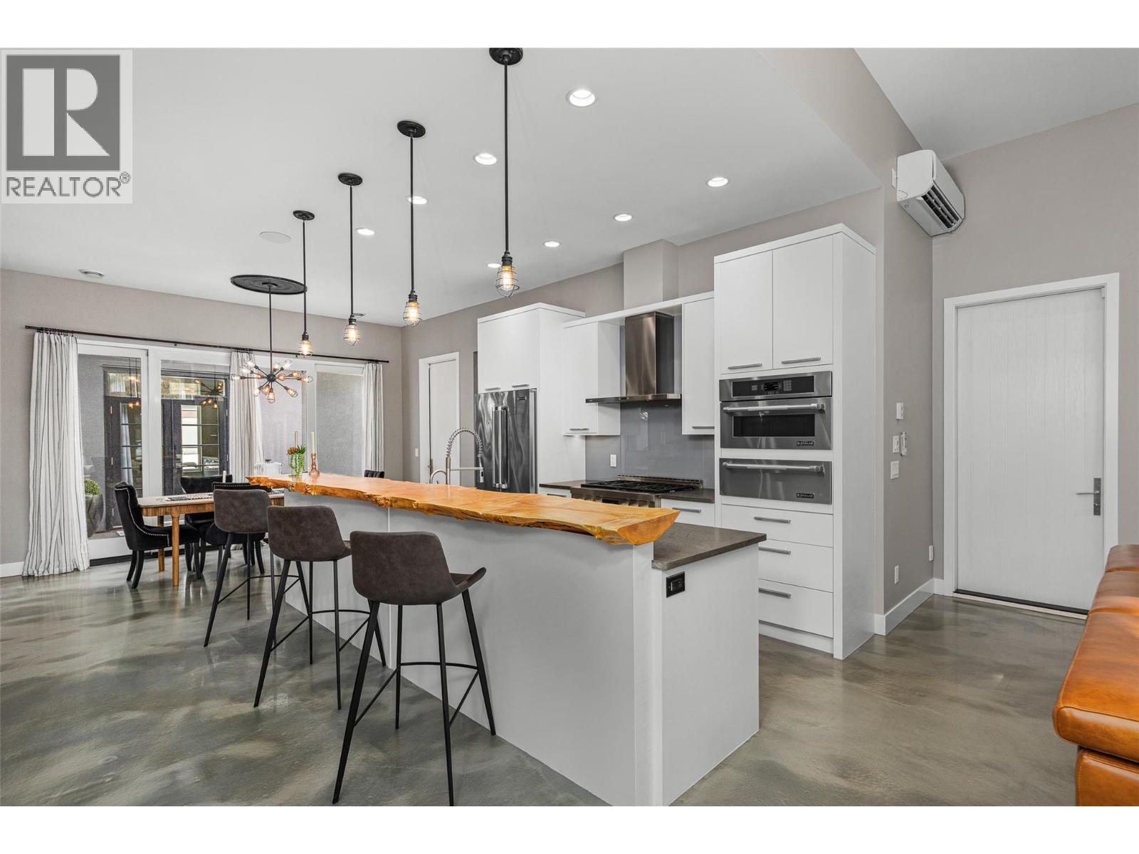 1085 Westpoint Drive, Kelowna