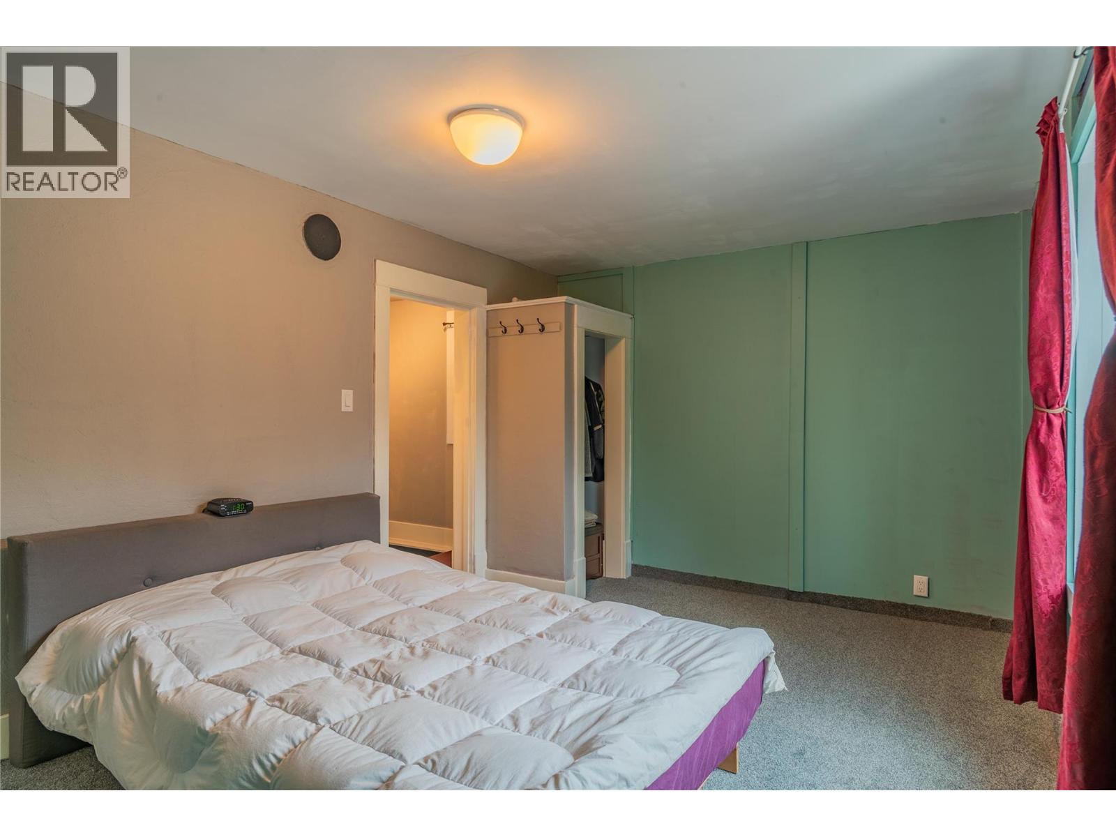 1662 Columbia Avenue - 11