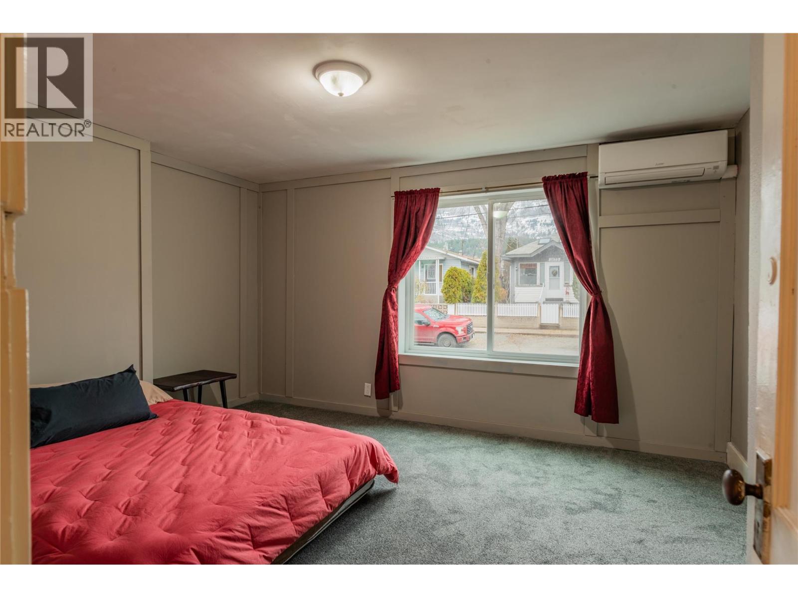 1662 Columbia Avenue - 14