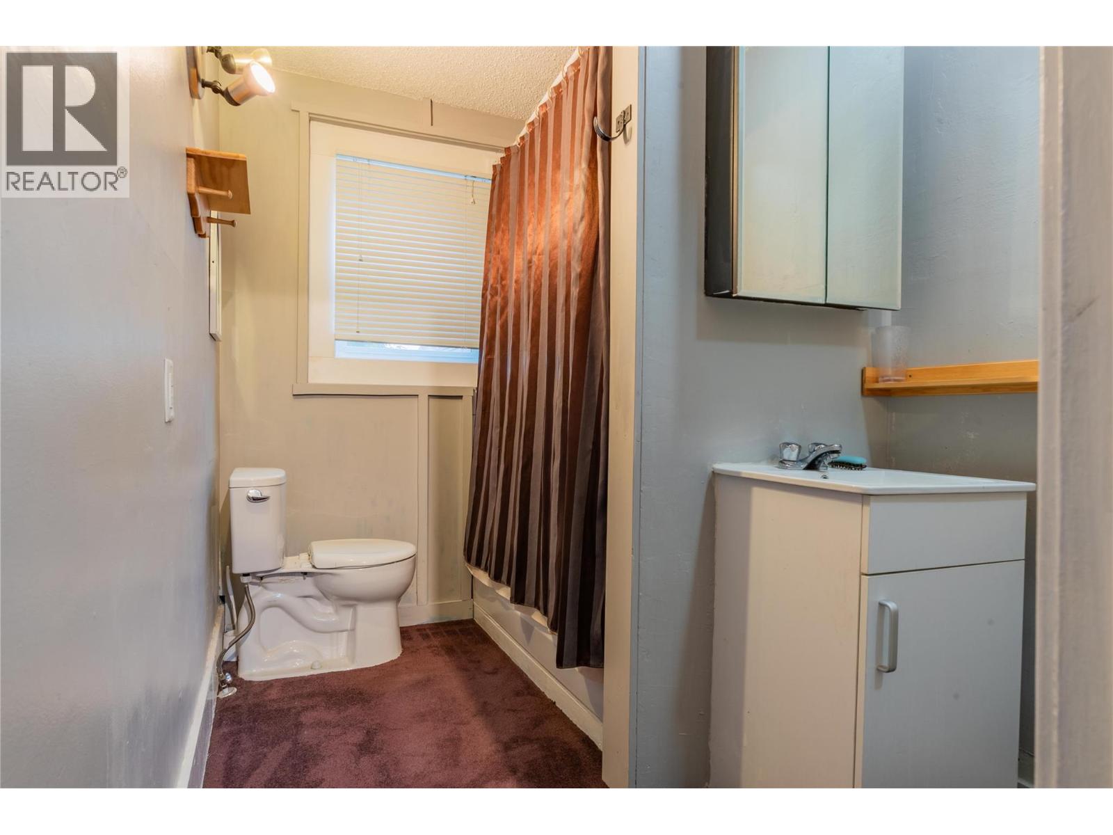 1662 Columbia Avenue - 16