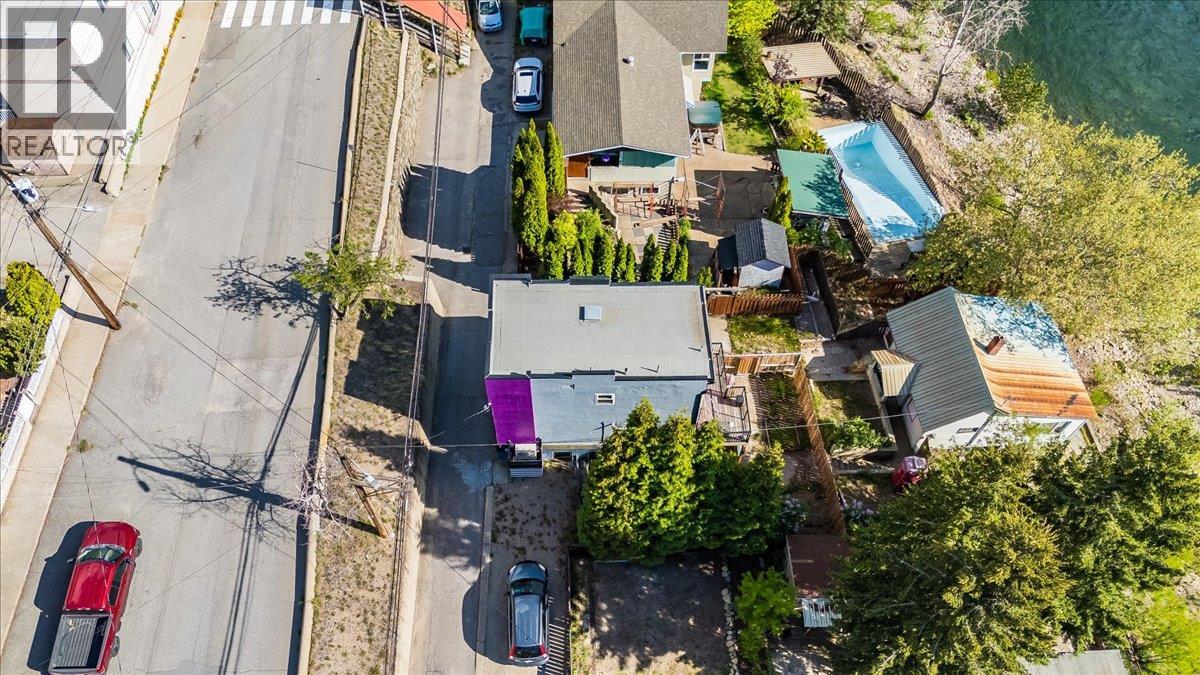 1662 Columbia Avenue - 33