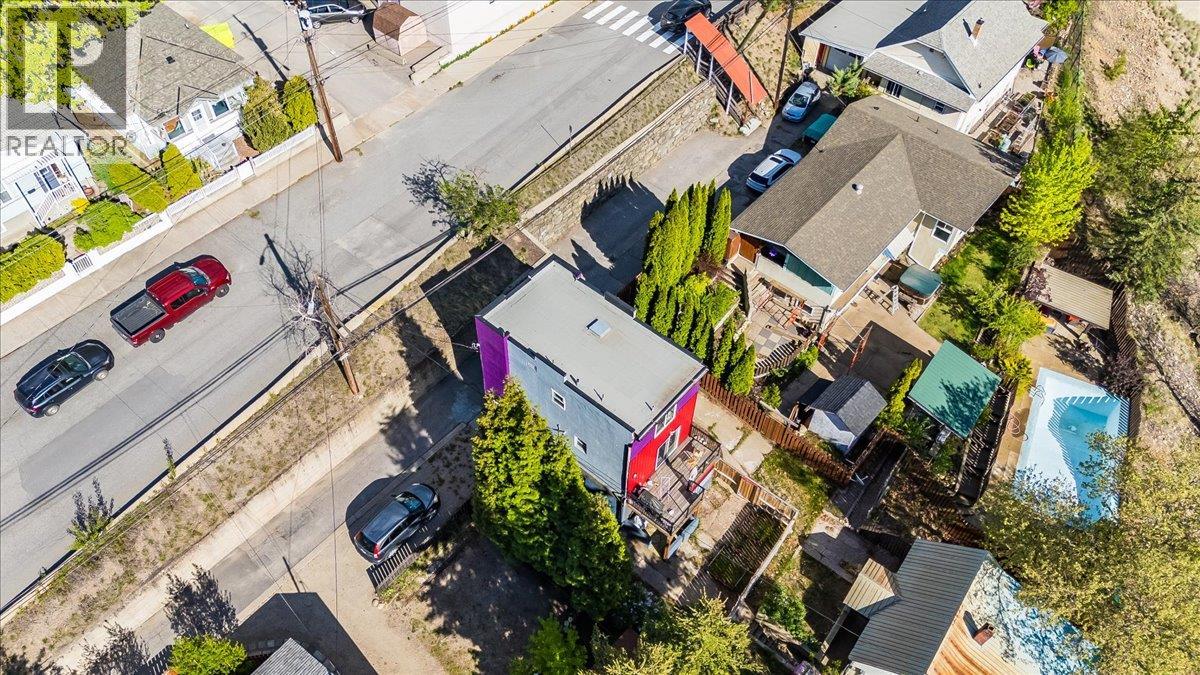 1662 Columbia Avenue - 34