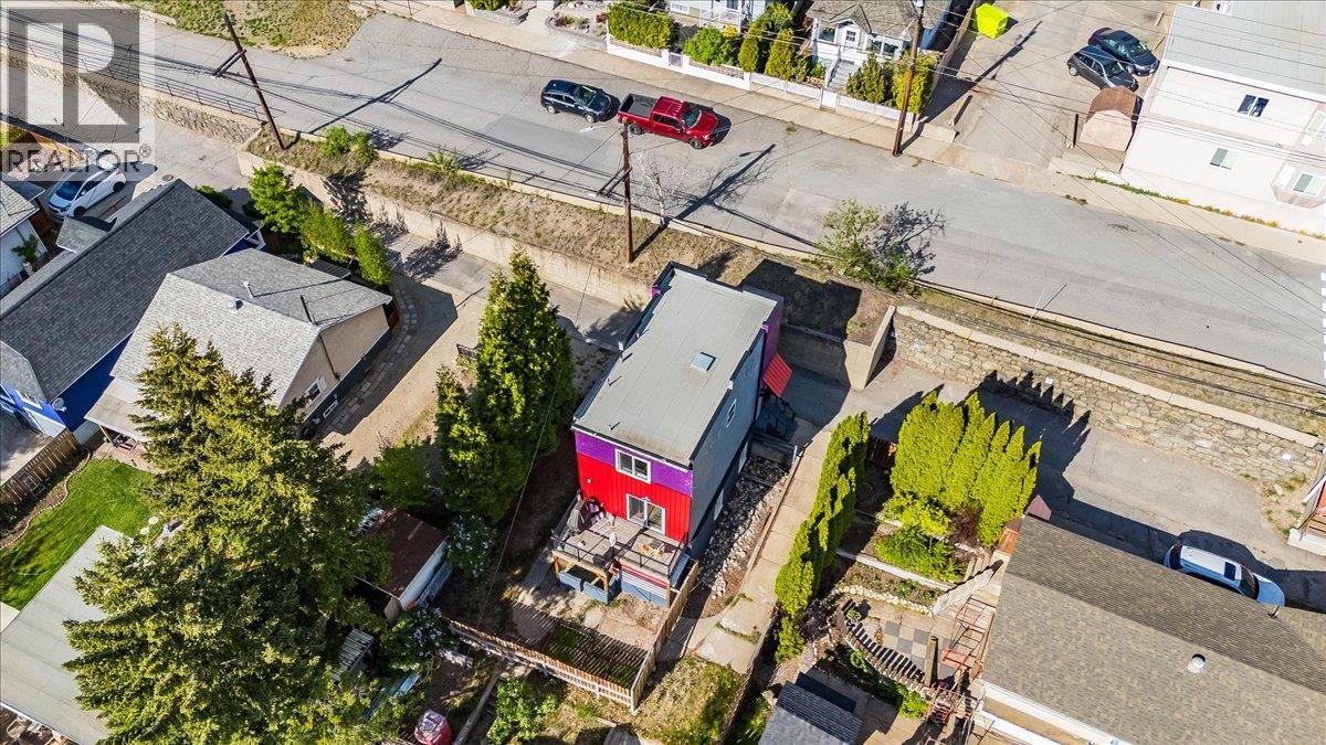 1662 Columbia Avenue - 37