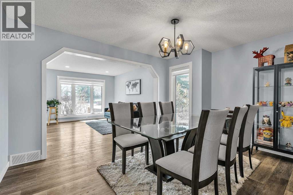 215 Edgevalley Mews - 8