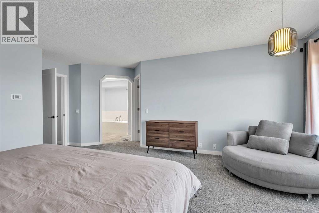 215 Edgevalley Mews - 24