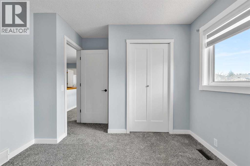 215 Edgevalley Mews - 34
