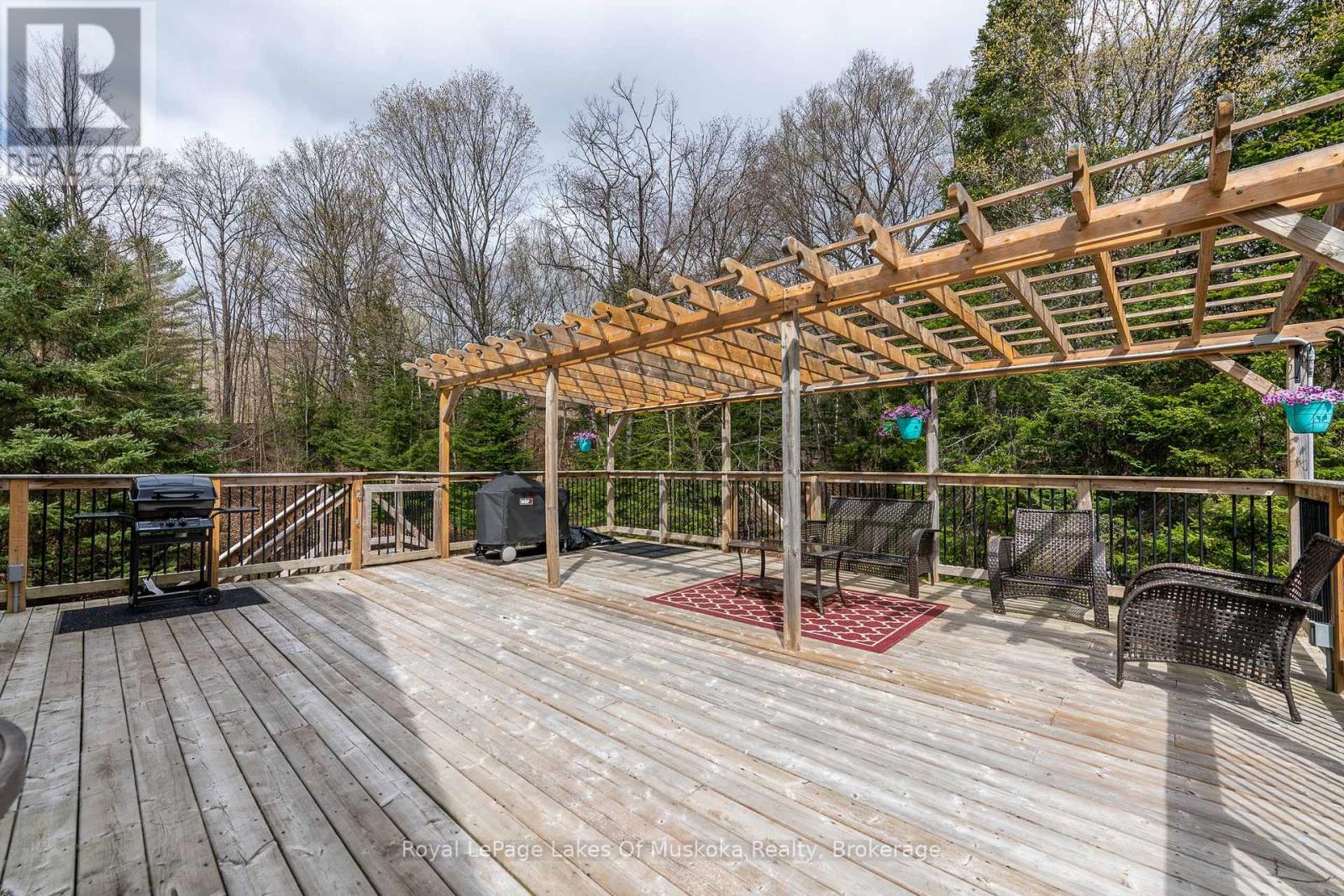 256 WOODLAND DRIVE - 19
