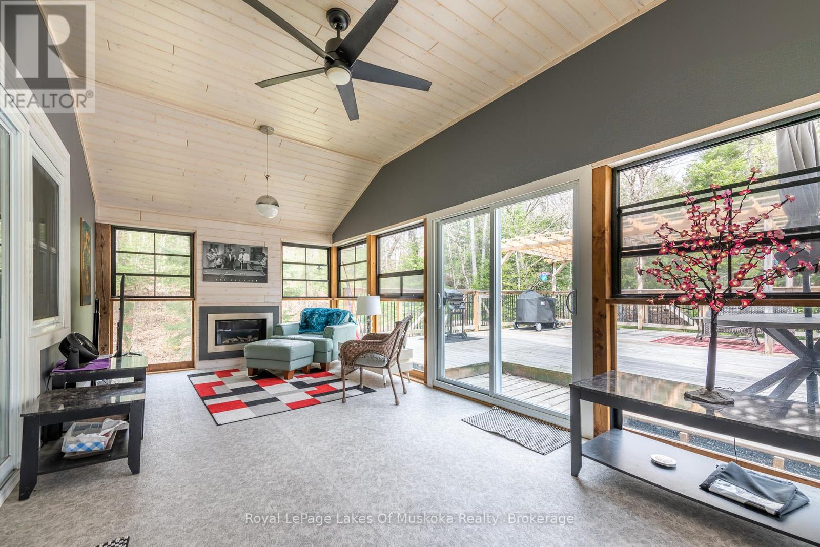 256 WOODLAND DRIVE - 16