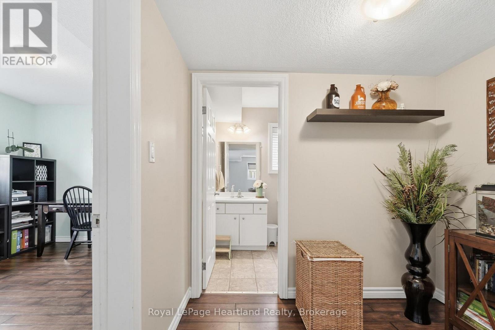 3-59 EAGLE DRIVE - 43