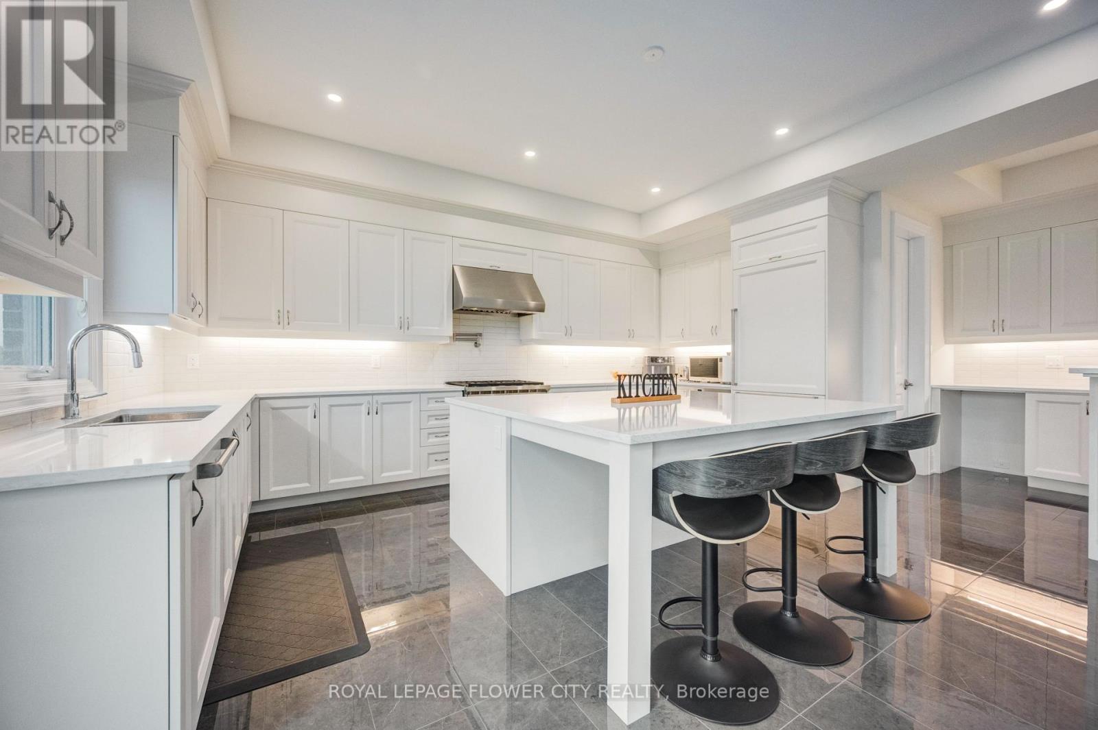 20 SERAVILLE STREET - 14