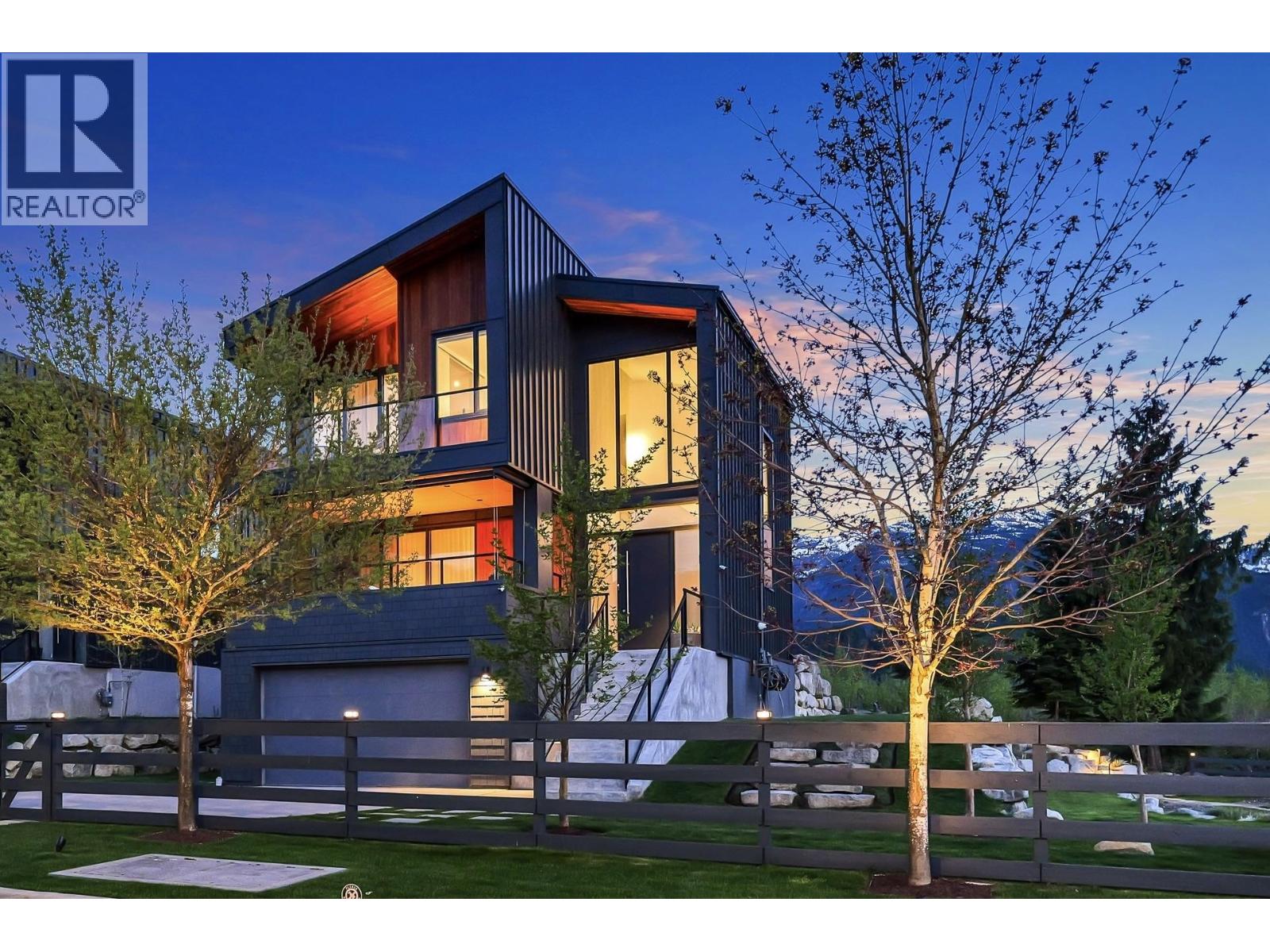 2938 HUCKLEBERRY DRIVE
