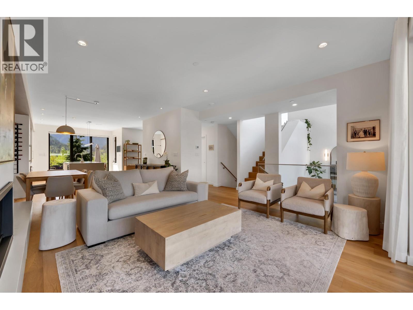 2938 HUCKLEBERRY DRIVE, Squamish