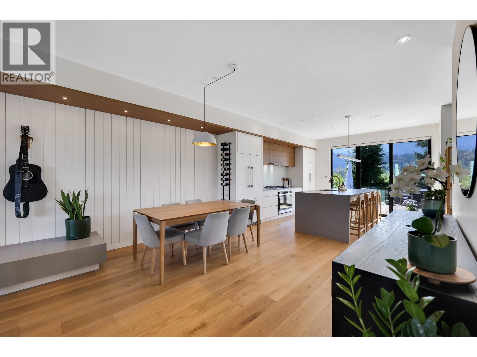 2938 HUCKLEBERRY DRIVE, Squamish