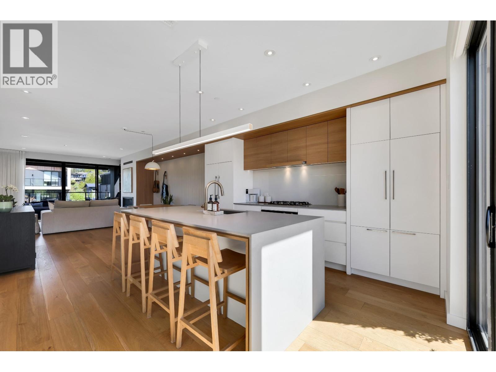 2938 HUCKLEBERRY DRIVE, Squamish
