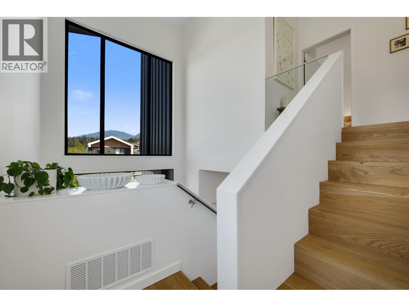 2938 HUCKLEBERRY DRIVE, Squamish