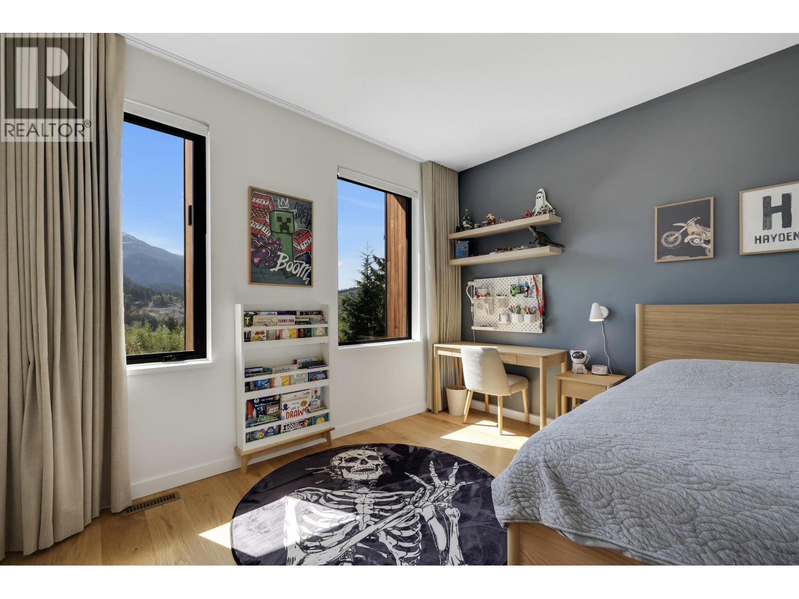 2938 HUCKLEBERRY DRIVE, Squamish