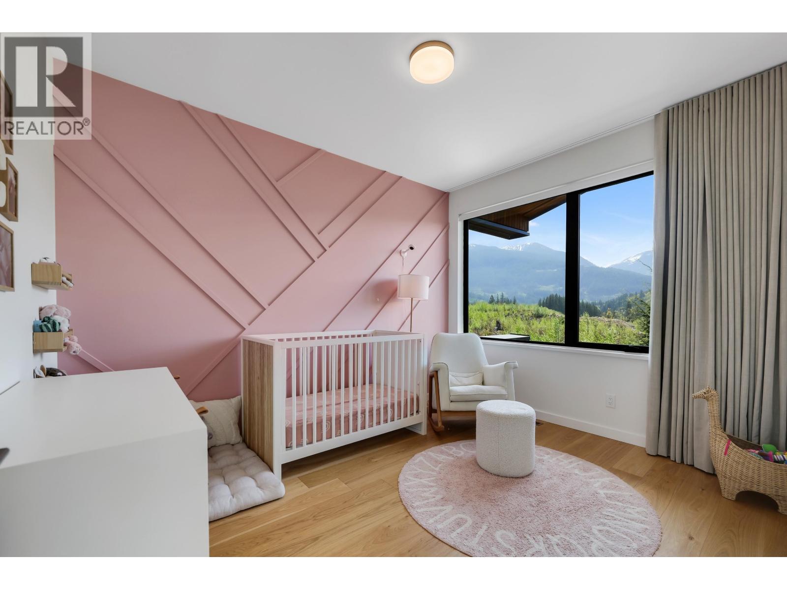 2938 HUCKLEBERRY DRIVE, Squamish