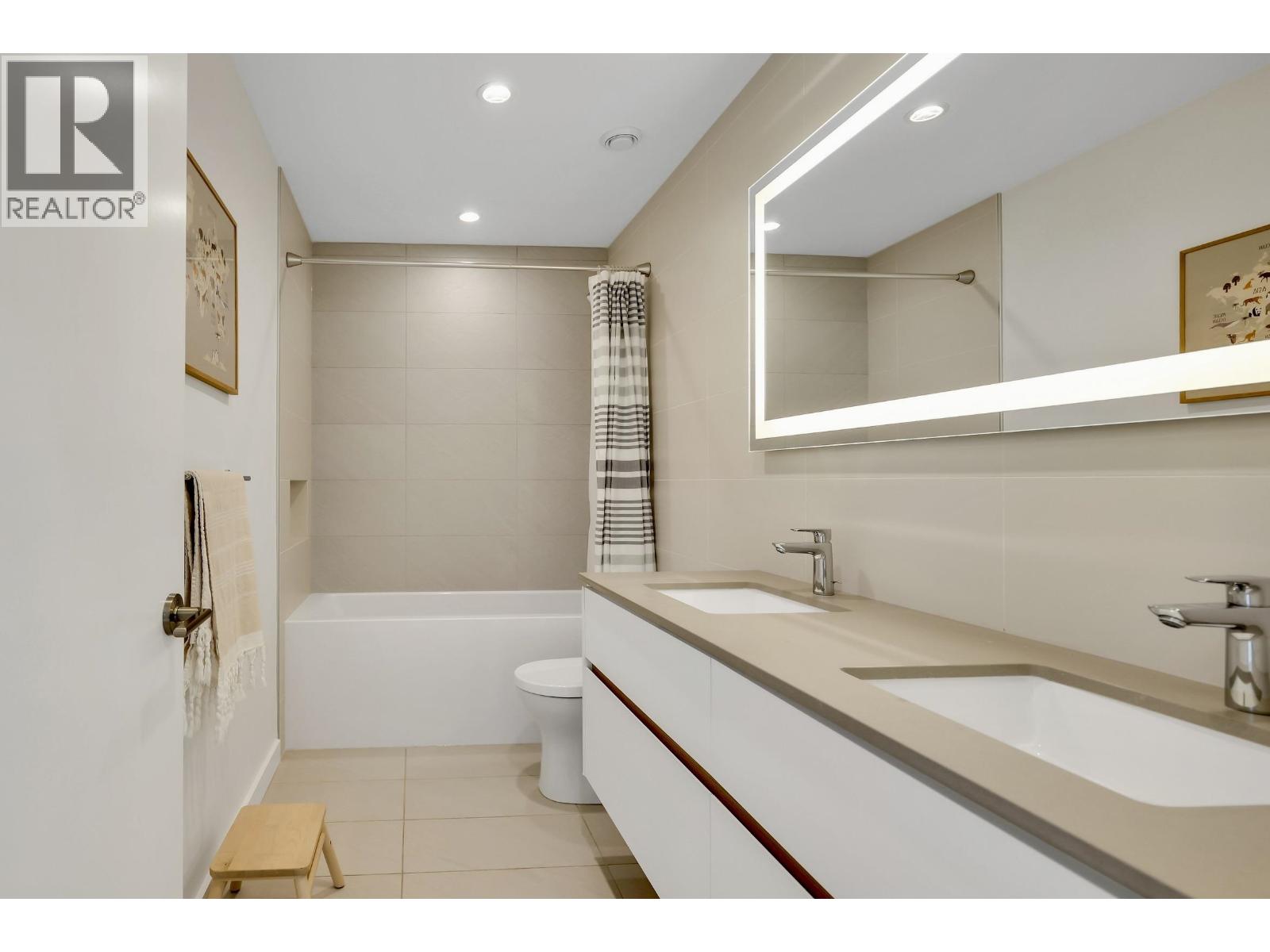 2938 HUCKLEBERRY DRIVE, Squamish