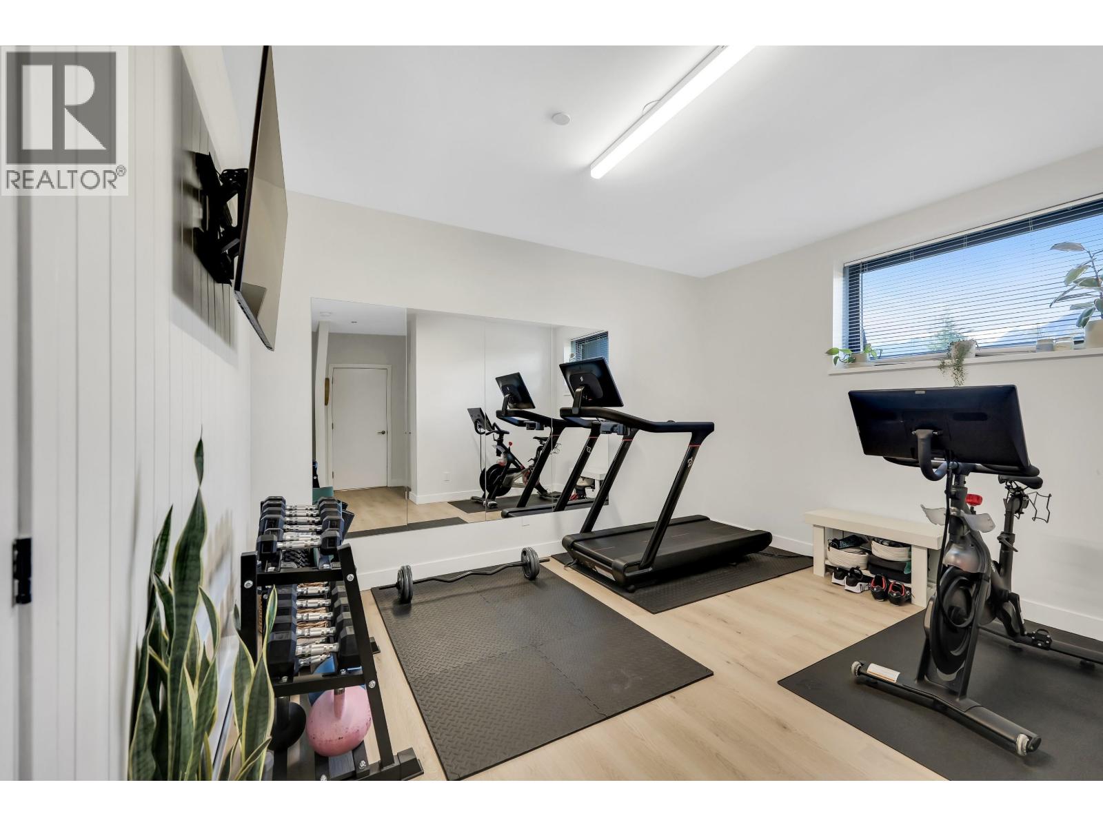 2938 HUCKLEBERRY DRIVE, Squamish