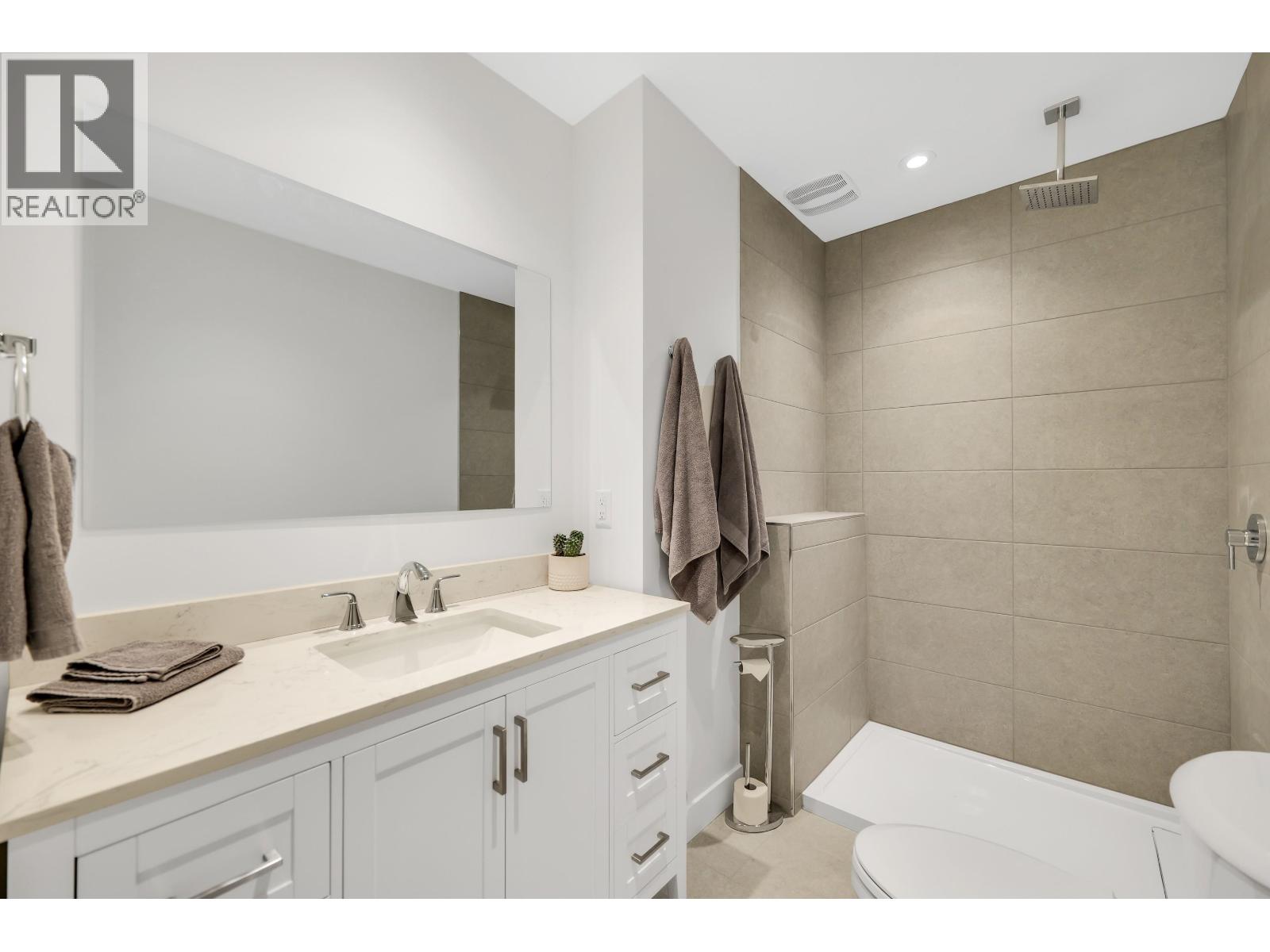 2938 HUCKLEBERRY DRIVE, Squamish