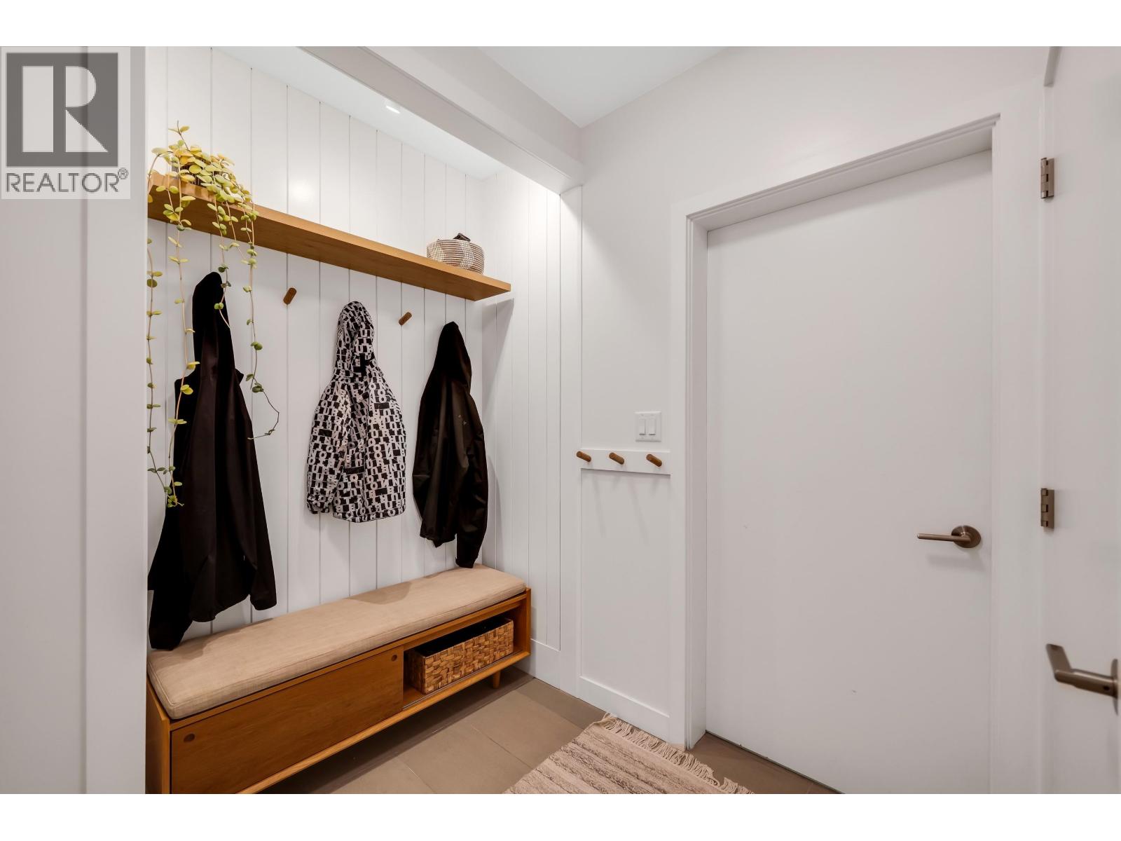 2938 HUCKLEBERRY DRIVE, Squamish