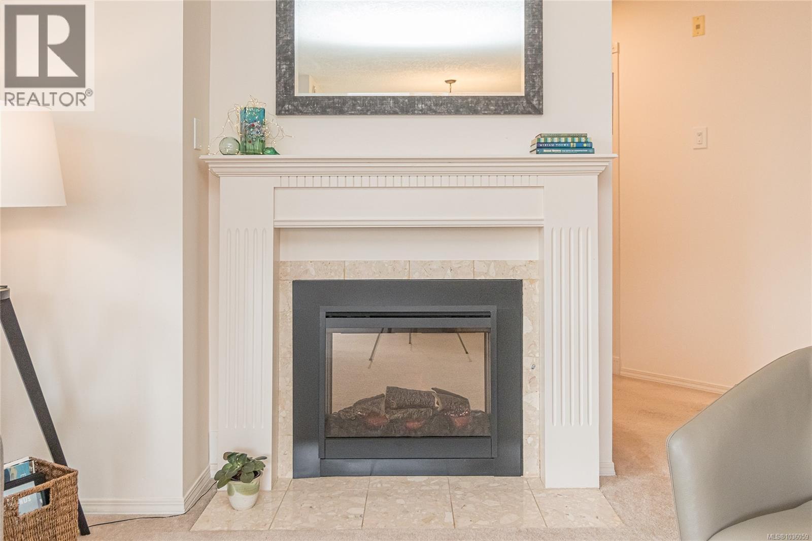 208 3931 Shelbourne Street, Saanich