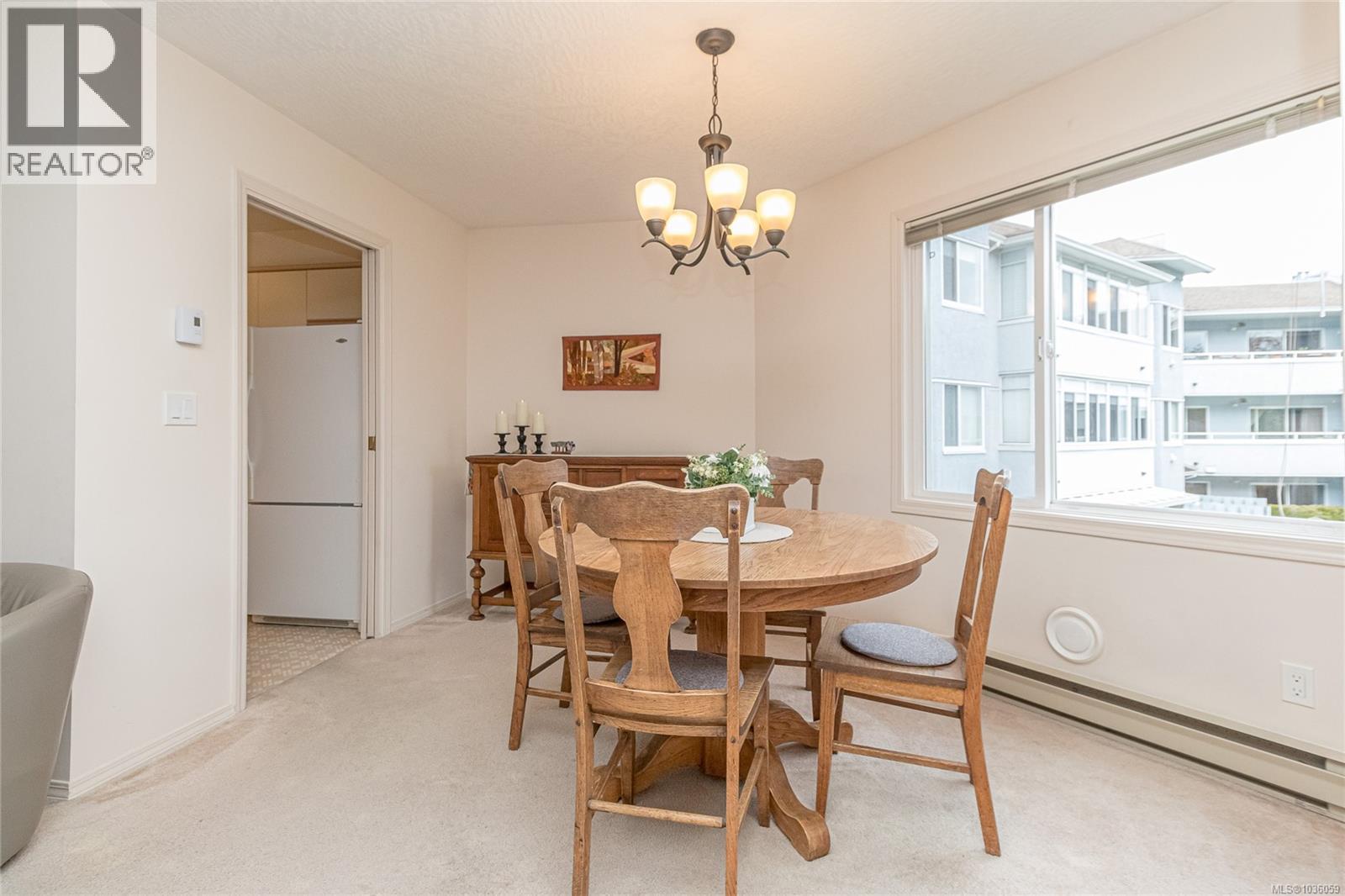 #208 3931 Shelbourne St - 13